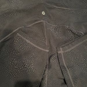 NWT :: Power Thru HR Tight 25"